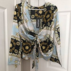 Boohoo star and chain print blouse with tie